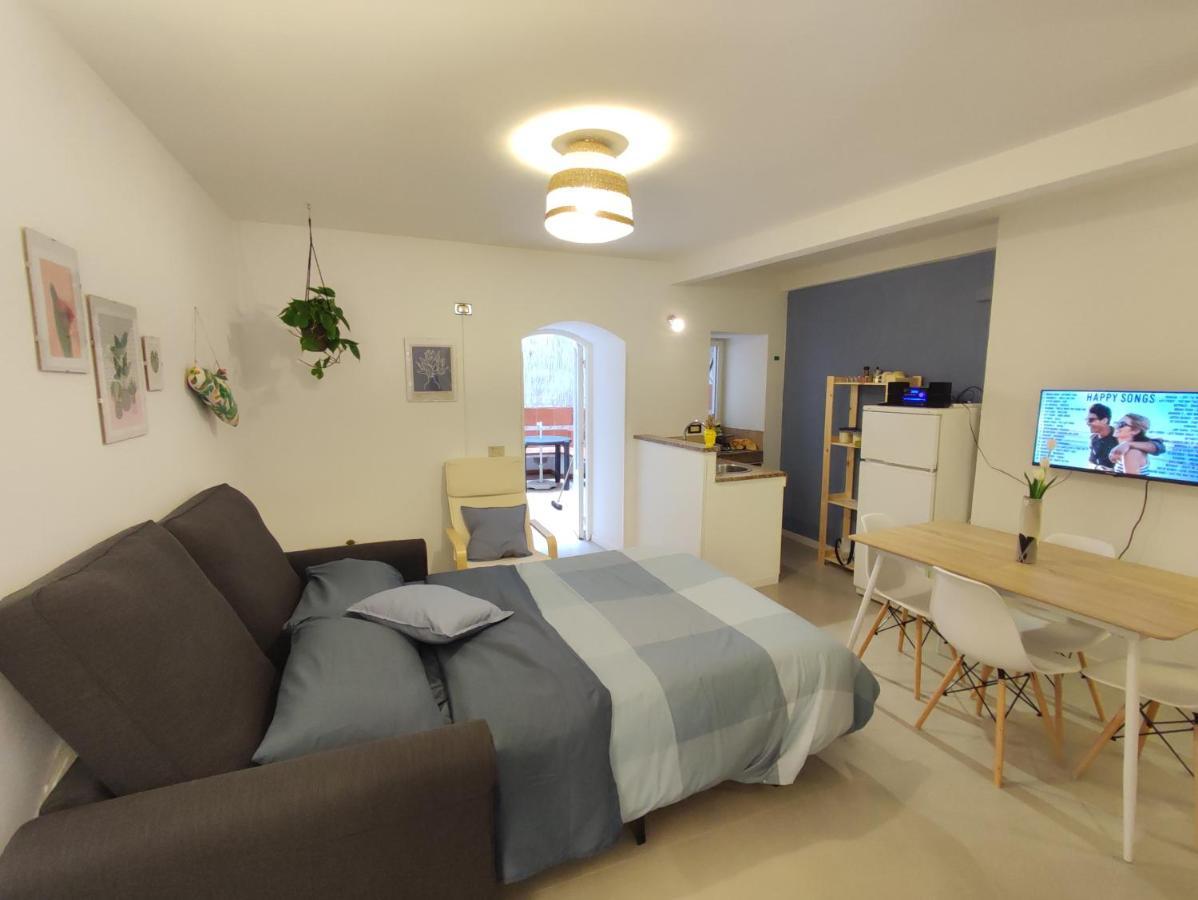 Loft Con Cortiletto - 100 Meters From The Beach Apartment Cefalu Ngoại thất bức ảnh